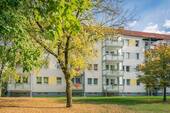 Rückansicht - 3-Raum-Familienwohnung nahe Radweg Schönau-Siegmar