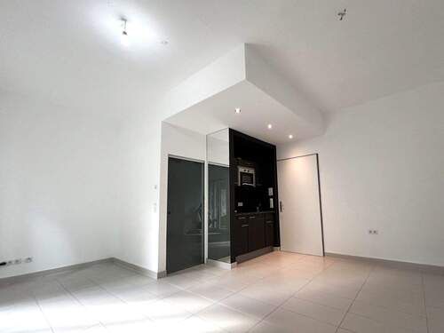 Küchenzeile - 1 Zimmer Etagenwohnung in Berlin