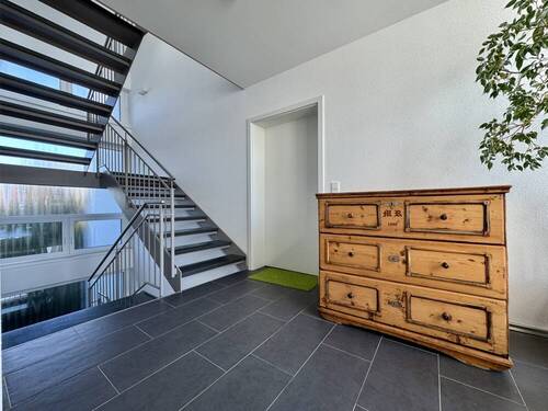 Treppenhaus/Wohnungseingang - 