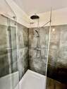 ...mit schöner Dusche - 