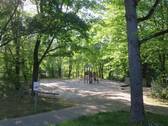 Kinderspielplatz, Bolzplatz in Fußnähe - 