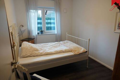 Schlafzimmer mit Fenster - 