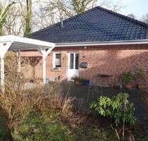 Wohnen im Grünen: Bungalowhälfte zur Miete in ruhiger Lage von Aurich - Egels!