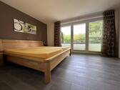Schlafzimmer mit Blick in´s Grüne - 