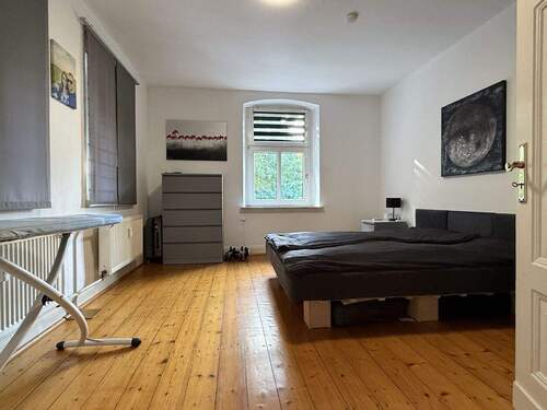 Schlafzimmer 1.OG vorne - 