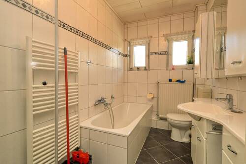Vollbad Wohnung EG - 