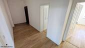Flur - Etagenwohnung mit 65,20 m&sup2; in Chemnitz zur Miete