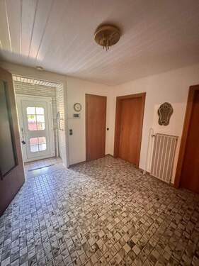 3 Diele EG - Mehrfamilienhaus, Wohnhaus mit 167,20 m² in Baesweiler zum Kaufen