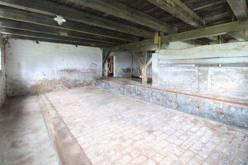 Innenaufnahme Scheune Stallungen - 