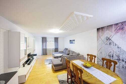 Wohn- und Essbereich - 3 Zimmer Etagenwohnung zum Kaufen in Sachsenheim