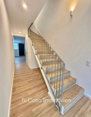 Aufgang - 5 Zimmer Mehrfamilienhaus, Wohnhaus in Norderney