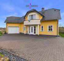 Modernisiertes Einfamilienhaus mit Galerie, Kamin und großem Grundstück - Arzfeld