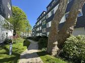 Hausansicht - Wohnen in Essen - Bredeney: Grosszügige ETW mit 2 Stellpätzen und Balkon
