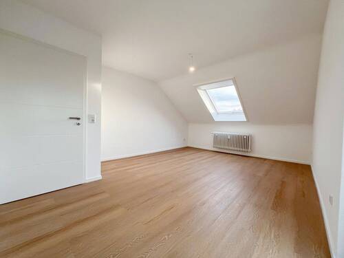 Wohnzimmer - *Provisionsfrei* Bezugsfreie renovierte Wohnung in toller Lage von Eggenstein