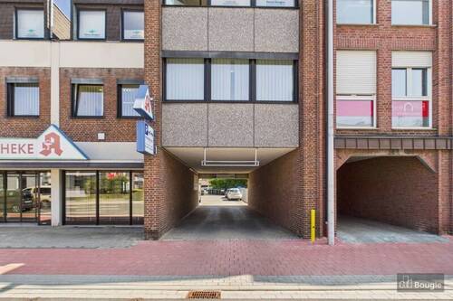 Durchfahrt Parkplatz - 