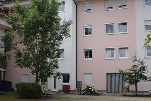 Ansicht Eingang.JPG - 3 Zimmer Etagenwohnung zum Kaufen in Straubing