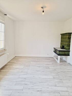 Wohnzimmer - Helle 3-Zimmer Wohnung - 700,00&nbsp;EUR Kaltmiete, ca.&nbsp; 64,00&nbsp;m&sup2;&nbsp;Wohnfl&auml;che