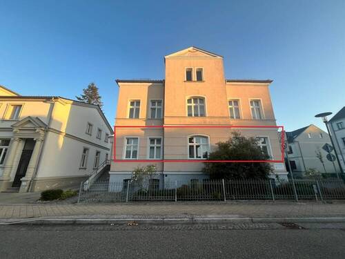Attraktives Wohn- und Geschäftshaus - Attraktive Praxisräume in verkehrsgünstiger Lage in Waren Nord, nahe Bahnhof