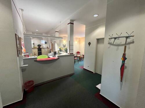 Empfang mit Wartebereich - 7 Zimmer Büro in Waren (Müritz)