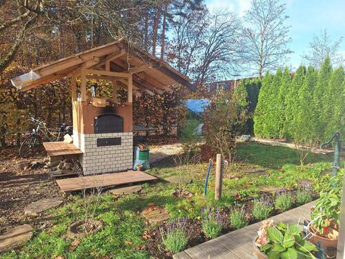 Auf dem Grundstück - 