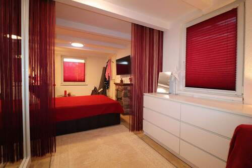 Schalfzimmer EG 2.JPG - 