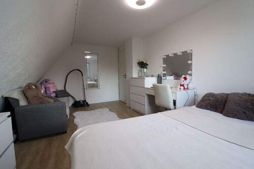 Schlafzimmer 2.JPG - 