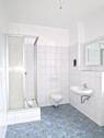 Bad mit Dusche - 