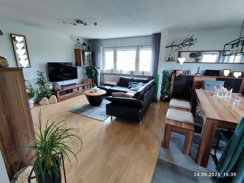 schönes, großes Wohnzimmer - 