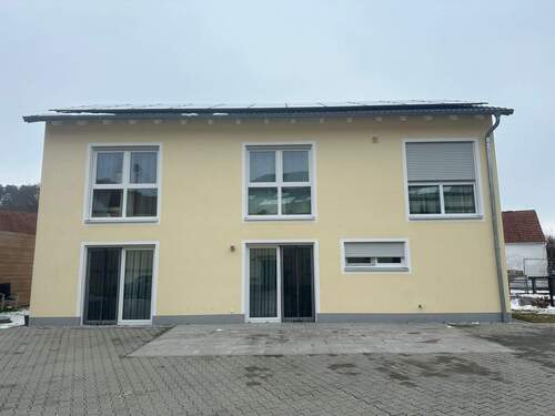 Ansicht - Neuwertige 3 ZKB im EG mit Terrasse in ruhiger Lage in Zirgesheim