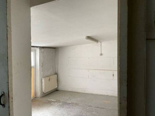 Raum 2 mit Anlieferungsmöglichkeit - 