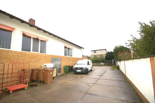 Anbau - 8 Zimmer Mehrfamilienhaus, Wohnhaus zum Kaufen in Bürstadt