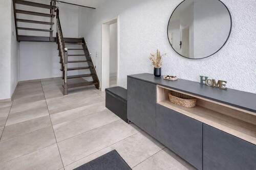 Eingangsbereich - 6 Zimmer Einfamilienhaus zum Kaufen in Olpe