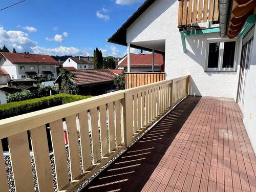 Balkon vom Wohnzimmer und Schlafzimmer.jpg - 