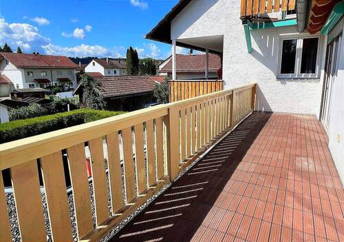 Balkon vom Wohnzimmer und Schlafzimmer.jpg - 