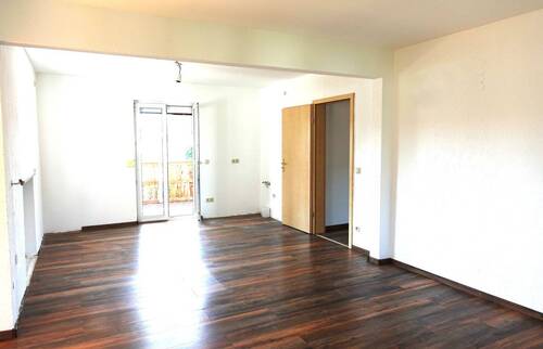 Küche mit Blick zum Südbalkon.JPG - 3 Zimmer Etagenwohnung zum Kaufen in Peißenberg