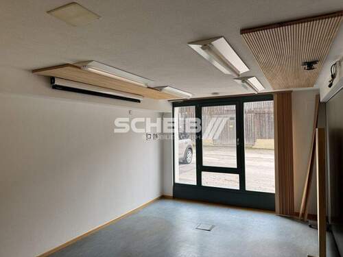 große Fenster - Büro in Satteldorf zur Miete
