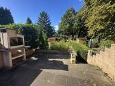 Terrasse mit Blick in den Garten - 
