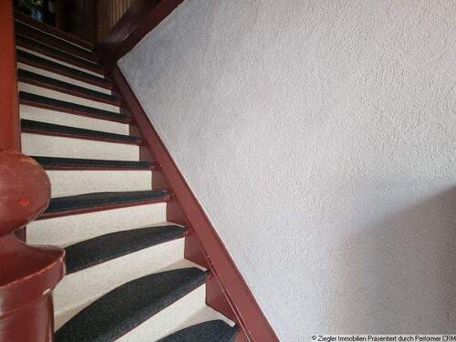 12 EG Treppe ins OG - 