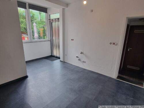 05 EG Ehemalige Wohnküche, auch als Zimmer nutzbar - 