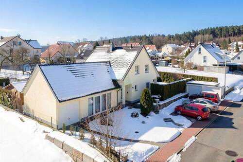 Straßenansicht - 7 Zimmer Einfamilienhaus in Sulzbach-Rosenberg
