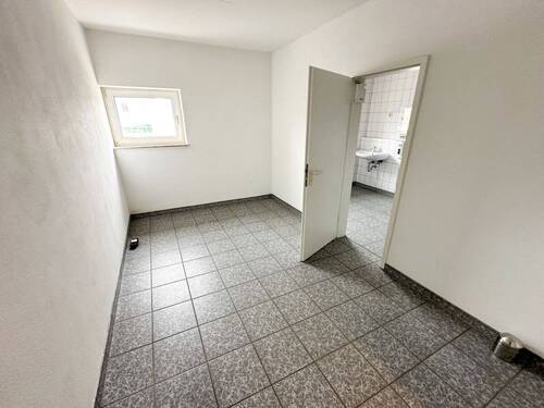 WC Damen EG - 