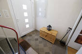 Eingang/Treppenhaus - 7 Zimmer Einfamilienhaus in Lage
