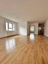Wohn- und Esszimmer.jpg - Zentral gelegene 2-Zimmer-Wohnung mit Balkon und Stellplatz