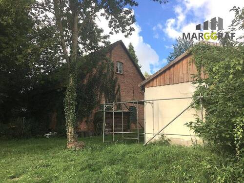 Haus und Garage von hinten - 