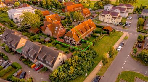 Luftaufnahme - 5 Zimmer Reihenendhaus zum Kaufen in Börgerende-Rethwisch