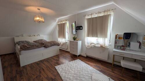 Schlafzimmer oben 1 - 