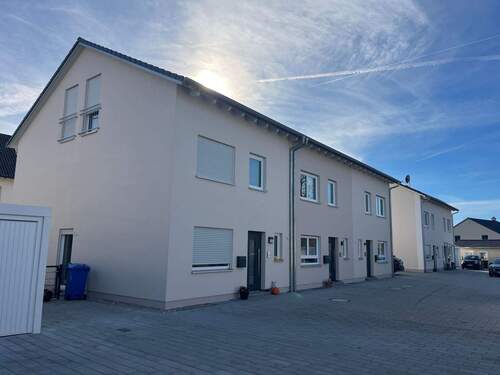 Beispielbild - 5 Zimmer Reihenmittelhaus zum Kaufen in München