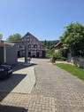 Hof ab Einfahrt - 8 Zimmer Mehrfamilienhaus, Wohnhaus in Hann. Münden