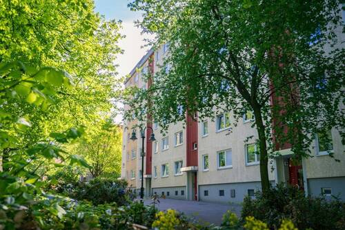 Hausansicht - Etagenwohnung mit 54,50 m² in Chemnitz zur Miete