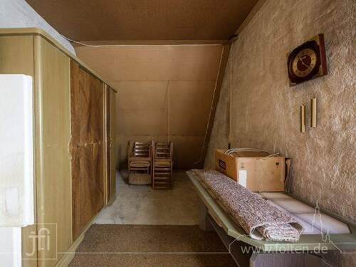 Dachboden oder Ausbaureserve - 